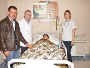Karnından Yaklaşık 3,5 Kiloluk Kist Çıkarıldı