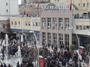 Bolu’da Sanayi Esnafı Siyah Çelenk Bıraktı
