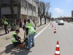 Büyükşehir Ekiplerinden Yol Çizgi Boya Çalışmaları