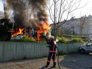 Etiler’de Yanan Minibüs Küle Döndü