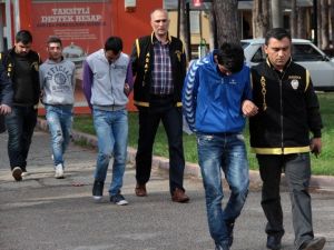 Facebook’tan Kandırıp Arkadaşlarıyla Tecavüz Etti