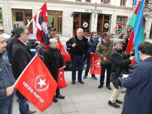 İsviçre’deki Türkler Sözde Soykırım Tasarısını Protesto Etti