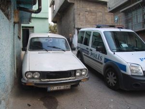 Gaziantep’te Otomobil Hırsızı Güvenlik Kamerasına Yakalandı