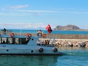 Akdamar Kilisesi’ni Tehdit Eden Tavşanlar Tahliye Ediliyor