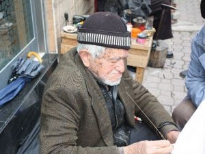 40 Yıldır Şemsiye Tamir Ediyor