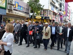 Köy Enstitülerine Duygusal Kutlama