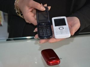 Asker Telefonları Vitrinde