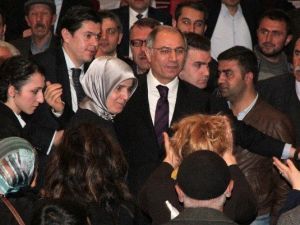 AK Parti Adaylarını Tanıttı