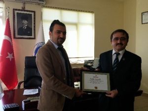 GAÜN Naci Topçuoğlu’na Kızılay Kan Merkezi’nden Ödül