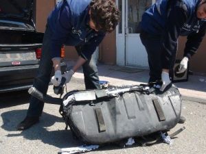 Benzin Deposundan Esrar Çıktı