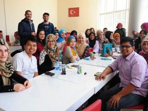 Malezya Putra Üniversitesi Heyeti ETÜ’yü Ziyaret Etti