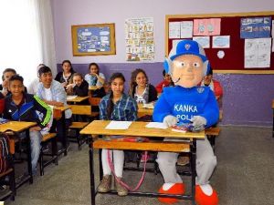 Emniyet Müdürlüğü’nün Kitap Dağıtım Projesi Başladı