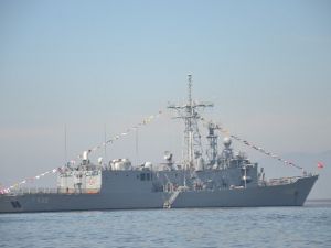 Gemlikliler Savaş Gemisini Gezdi