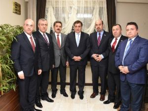 Vali Küçük Romanya’daki Türk İşadamlarıyla Buluştu