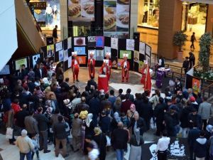 Piazza’da Küçük Mehteranlar Hayranlık Uyandırdı