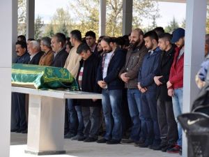 Almanya’da Ölen Kalbi Delik Çocuk Malatya’da Toprağa Verildi