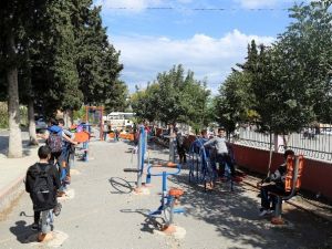 Erdemli Belediyesi’den Okullara Oyun Grubu