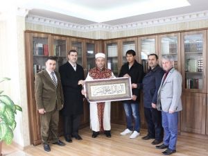 Filipinli Jr. İslam’ı Seçerek Ahmed Oldu