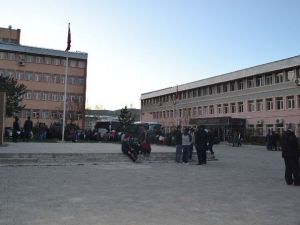 Gözaltındaki Üniversite Öğrencileri Serbest Bırakıldı