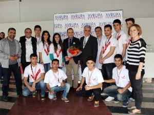 Muay Thali’de 10 Madalya Kazandılar