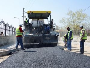 Meram’da Sokaklar Asfaltlanıyor