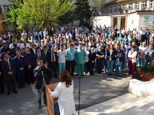 Bıçaklanarak Öldürülen Dr. Ersin Arslan Anıldı