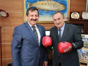 Türkiye Kick Boks Federasyonu Başkanı, Bolu Belediye Başkanı Aladdin Yılmaz’ı Ziyaret Etti.