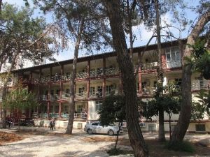 Hastanenin Arızalı Asansörüne Binen Hasta Boşluğa Düşüp Öldü