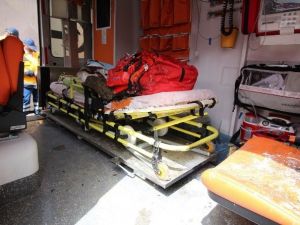 Hasta Almaya Giden Ambulansa Molotof İsabet Etti