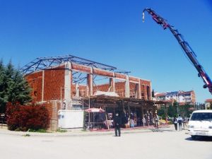 Ertuğrulgazi Mahalle Konağının İkinci Katında İnşaat Çalışmaları Devam Ediyor