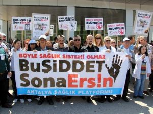 Sağlıkçılardan “Şiddet” Eylemi