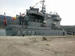 Askeri Gemi İnebolu’da