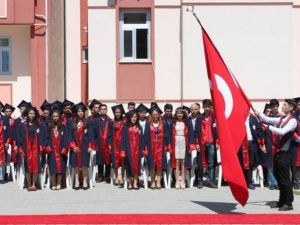 Geleceğin Turizmcileri Erdemli’de Mezun Oldu