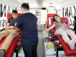 Manyas’ta MYO Öğrencileri Kök Hücre Örneği Verdi