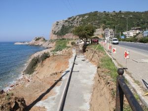 Alanya’da Yol, Menfez, İstinat Duvarı Çalışmaları Devam Ediyor