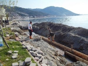 Başkan Kamil Saka, Altınoluk’ta İncelemelerde Bulundu