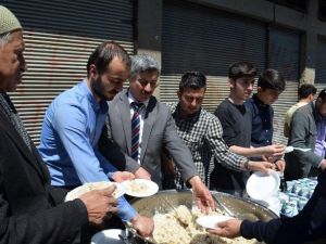 Kutlu Doğum Pilavına Vatandaşlar Akın Etti