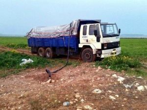 Şanlıurfa’da Çalıntı Kamyon Ve Özel Düzenekle Petrol Hırsızlığı