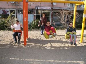 Yozgat’ta Havalar Isındı Parklar Çocuklarla Doldu