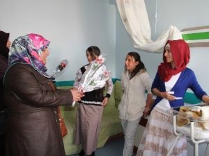 İlçe Müftüsü Hastane Ziyaret Edip Fakir Ve Muhtaç Ailelere Yardımda Bulundu