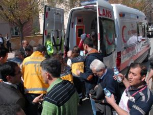 Otomobile Kurşun Yağmuru:2’si Ağır 4 Yaralı