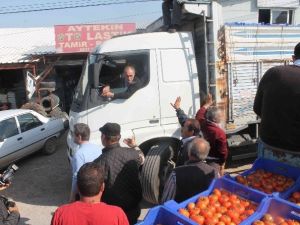 Üreticiler Fethiye’de Toptan Sebze Halini Kapatıp Eylem Yaptı