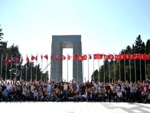 Bursalı Öğrenciler Şehitlikleri Gezdi