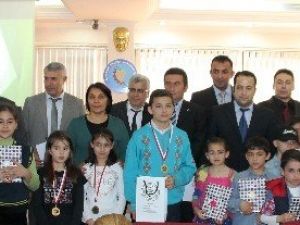 Zeka Ve Dikkat Ödülleri Verildi