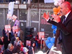 AK Parti Milletvekili Adaylarına Taşlı Saldırı