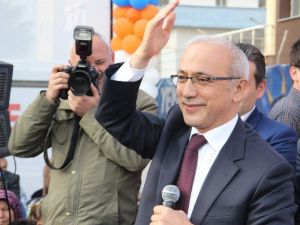 Lütfi Elvan: “Muhalefet Bol Keseden Atıyor”