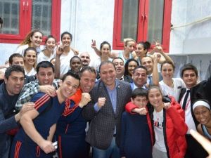 Askispor’da Yarı Final Coşkusu