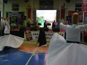 İhtiyaç Sahiplerine Tekerlekli Sandalye Dağıtıldı