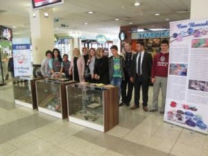 Beyaz Kalpler Öğrencileri Emeklerini Sergiledi