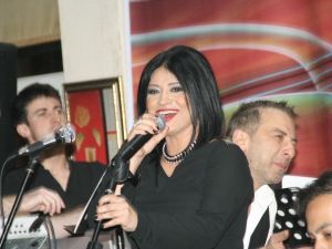 Ünlü Sanatçı Bendeniz Devrekli Hayranları İle Buluştu